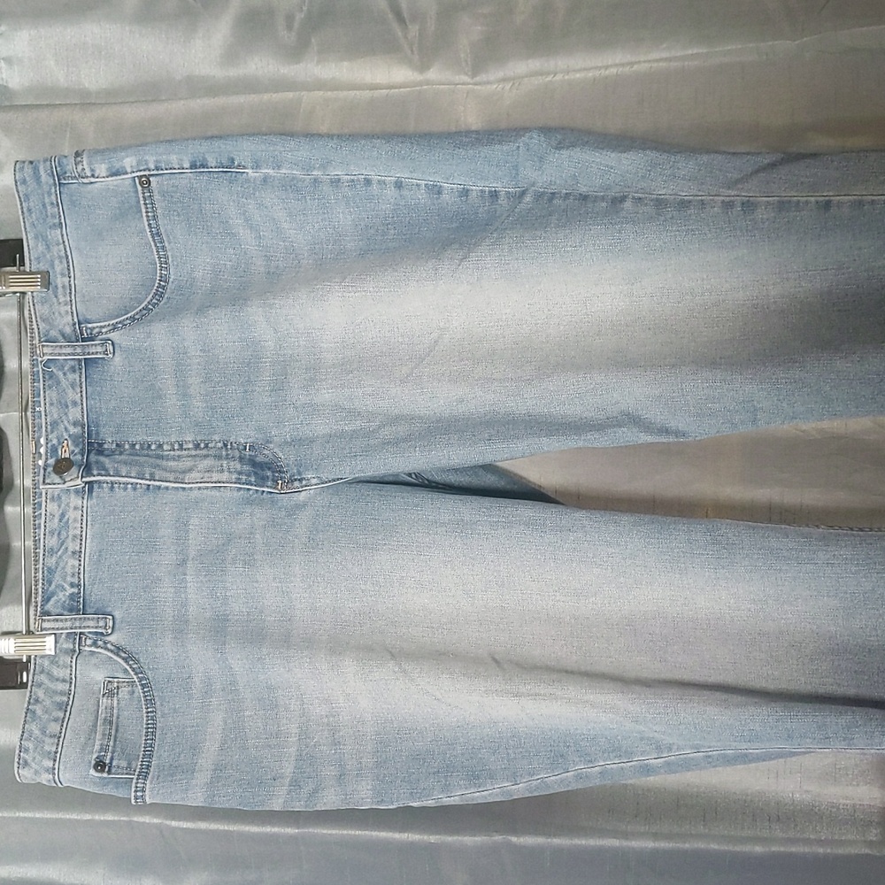 Lee Riders Midrise Capri Jeans